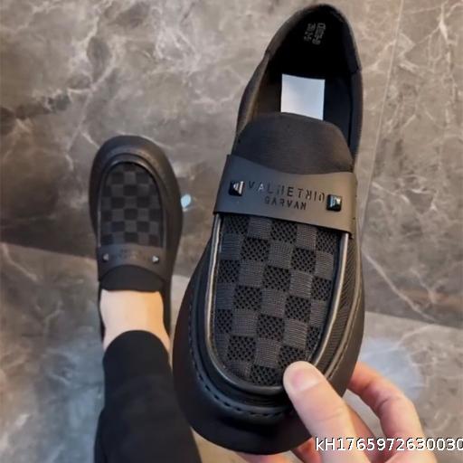 2025 Spring and Summer New Sports and Leisure Board Shoes Thick soled Comfortable Odor proof Versatile Simple Lazy Men's Shoes