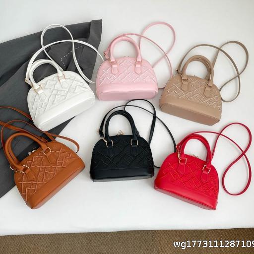  Retro Embroidered Handbag, Women's Fashion Lingge Commuter Bag, Single Shoulder Crossbody Shell Bag