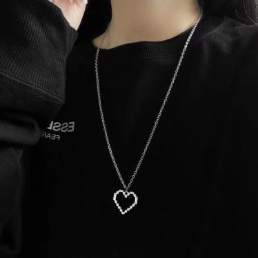  Hongmeng black mosaic love hollowed out pixel Peach Heart Pendant Necklace ins cool wind couple chain